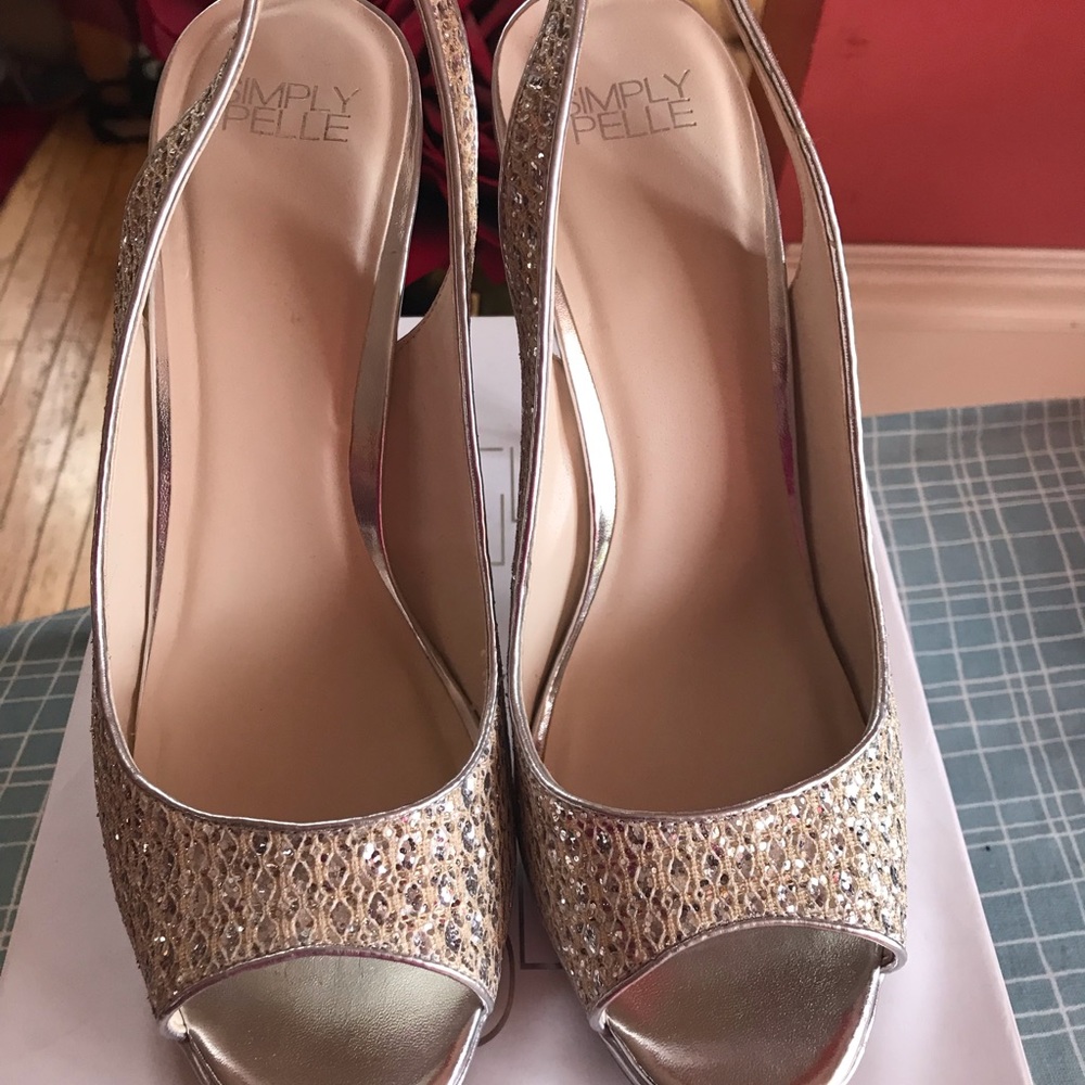 Heels - Picture 2 of 4